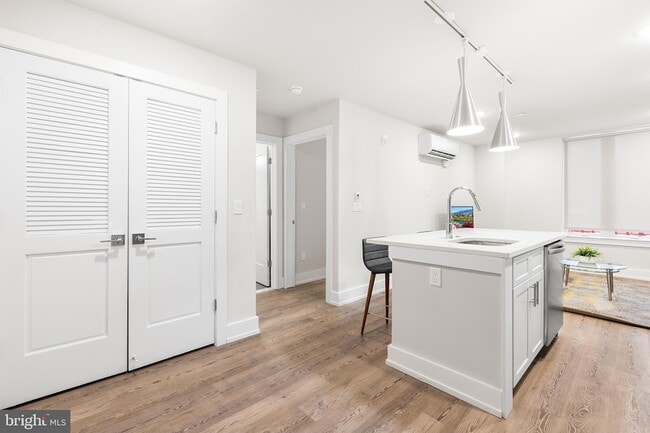 Photo - 214 Vine St House