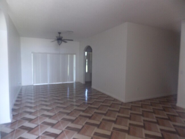 Building Photo - 72 Andora Ct