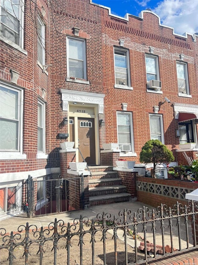 Primary Photo - 47-13 39th Pl