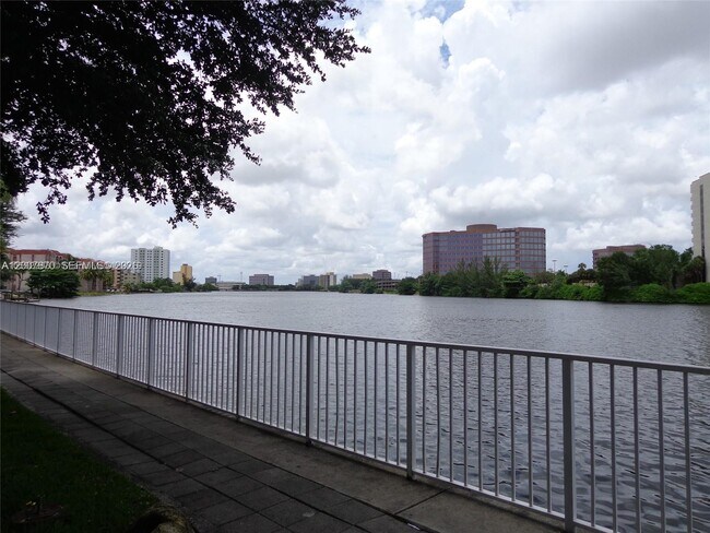 Foto del edificio - 5091 NW 7th St