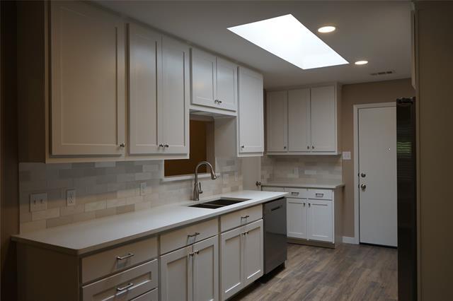 Building Photo - 2416 Roosevelt Dr