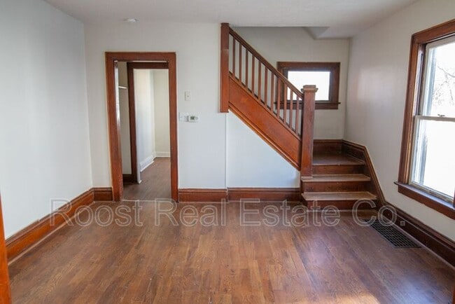 Building Photo - 949 E Whittier St
