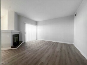 Building Photo - 5525 W Flamingo Rd