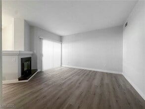 Building Photo - 5525 W Flamingo Rd