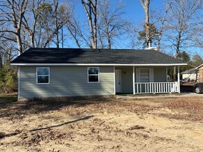 Building Photo - 2355 Basswood Dr