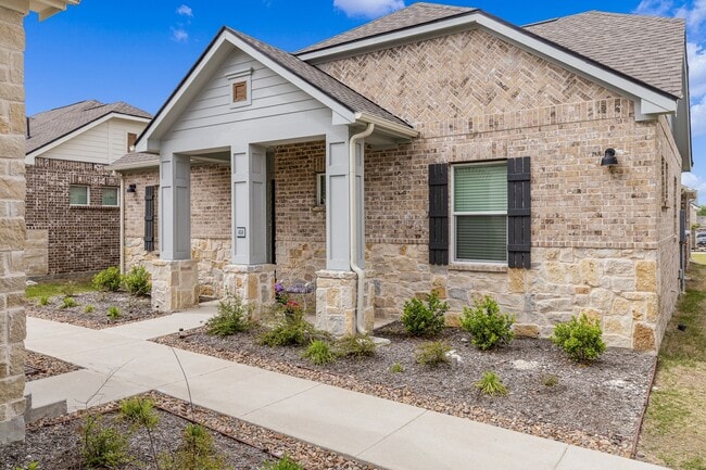 Building Photo - Avilla Springs