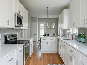 Building Photo - 2144 Decatur St