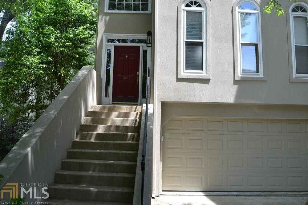 Primary Photo - 2548 Oakwood Trce