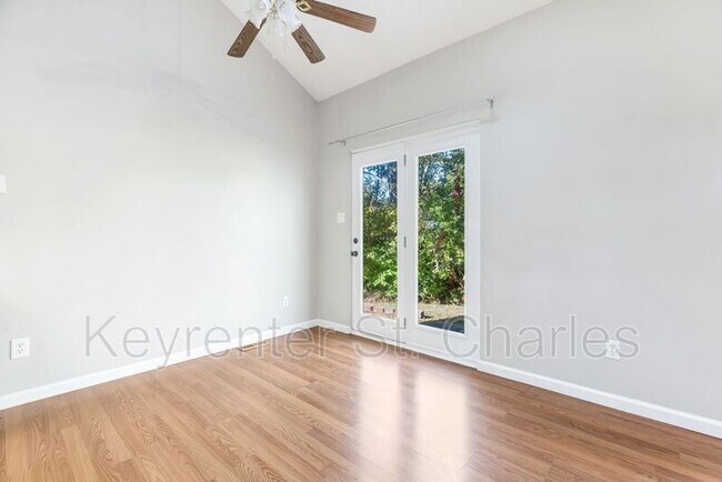 Foto del edificio - 15 Bayside Ct