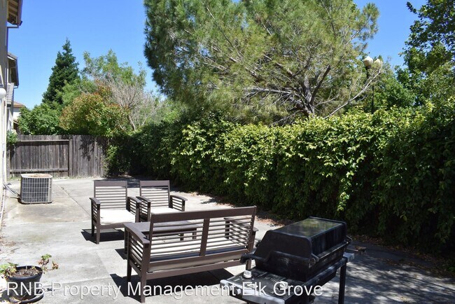 Foto del edificio - 5 br, 3 bath House - 9785 Tundra Swan Circle