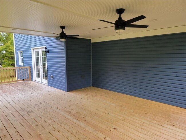 Building Photo - 2416 Magee Rd