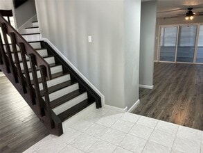 Building Photo - 8523 Riverside Walk Ln