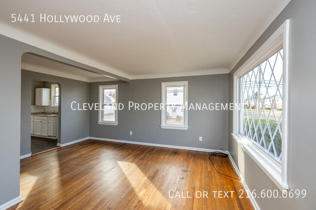 Building Photo - 5441 Hollywood Ave