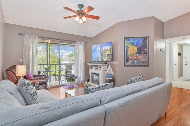Building Photo - ~FULLY FURNISHED ~ 2/2 Summerlin Woods