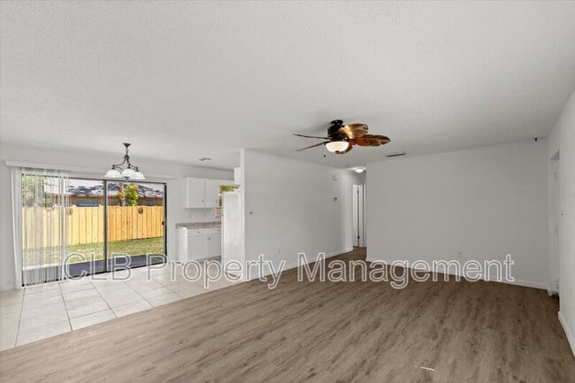 Building Photo - 305 Cavanah Dr