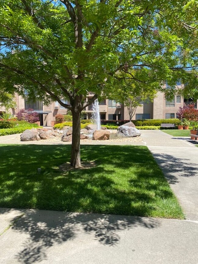 Foto del edificio - Gorgeous Monte Merano Condo for rent