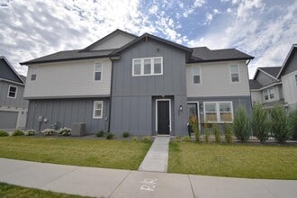 Building Photo - 205 S Ripplerock Ln