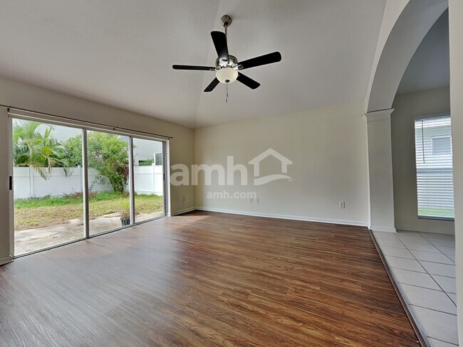 Foto del edificio - 11340 Misty Isle Ln