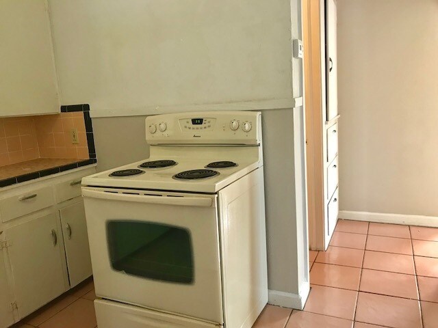Foto del edificio - GULFPORT 1 BED DUPLEX APT