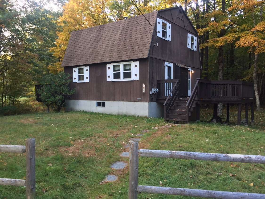 27 Eastside Rd, Woodstock, NH 03262 Townhome Rentals in Woodstock NH