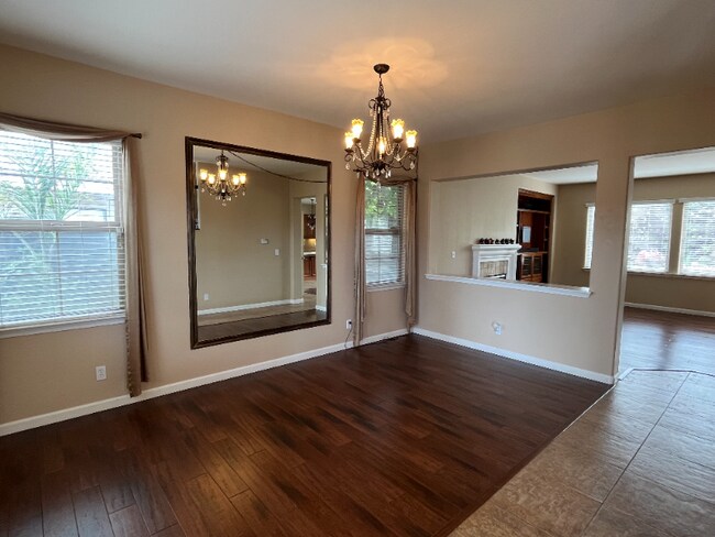 Building Photo - 542 Daniel Dr