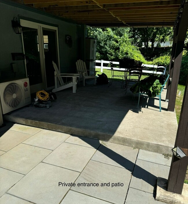 Building Photo - 28 Clorinda Ct