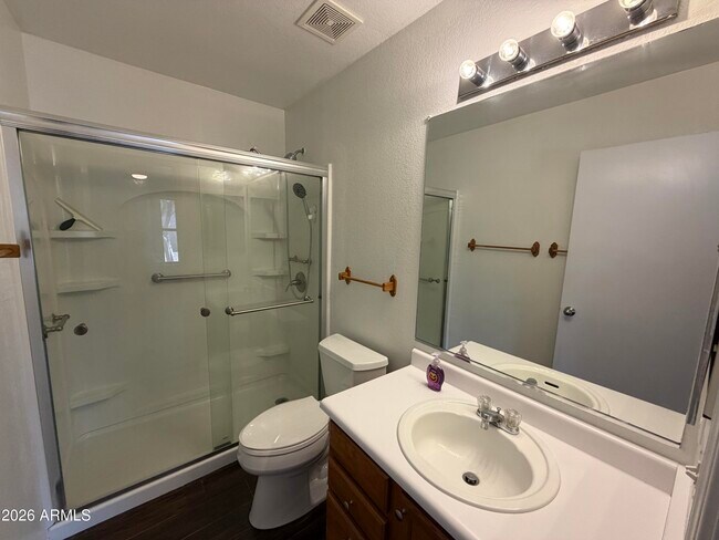 Foto del edificio - 13825 W Ironwood St