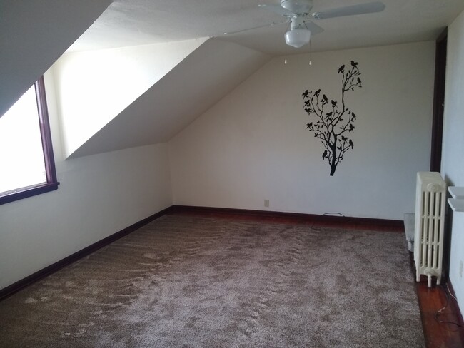 Living room - 100 W 6th St
