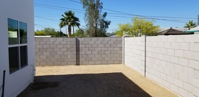 Foto del edificio - 2334 N Evergreen St