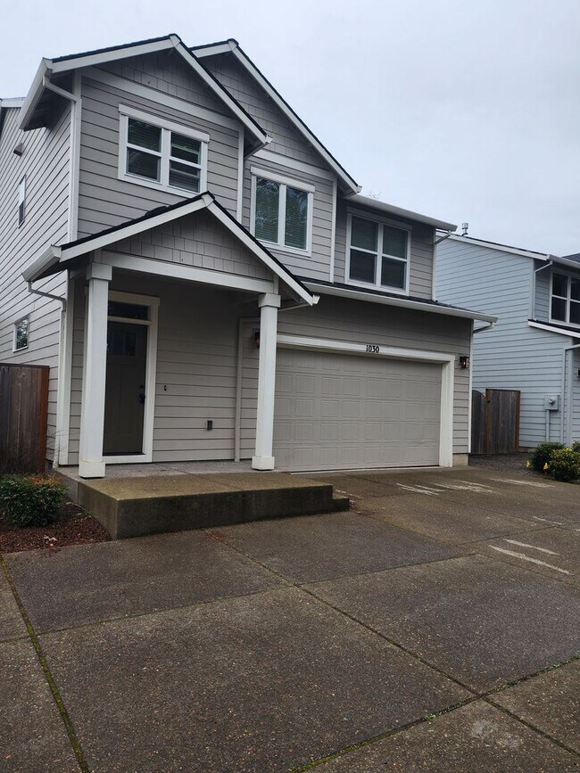 Building Photo - Newer Three Bedroom Home in Serene Setting