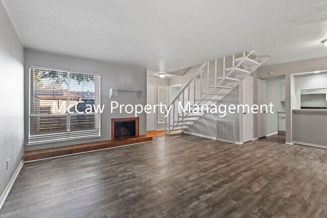 Foto del edificio - 3045 Park Ln