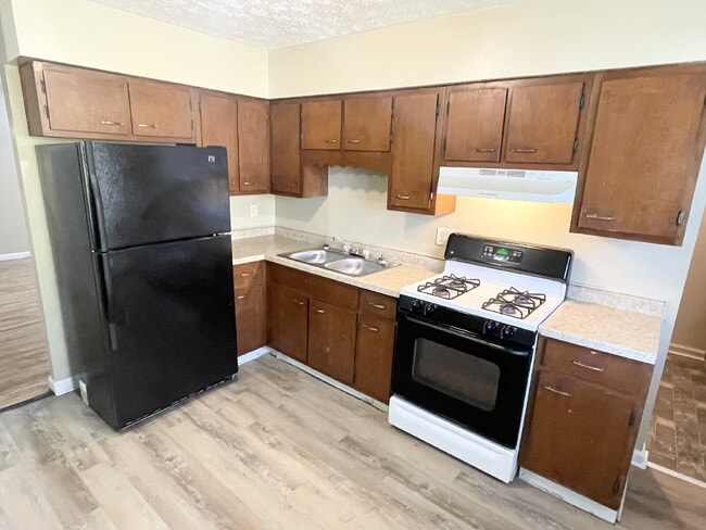 Building Photo - Christian Park 4BR Home w/Attached Garage!