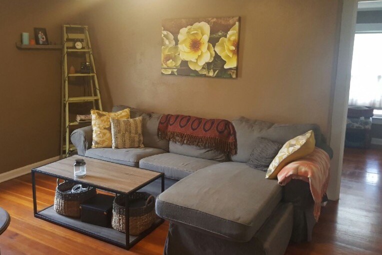 Foto principal - 1347 E Main St