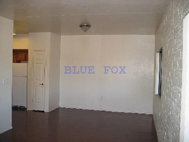 Building Photo - Private ! 3 bed / 2 bath home, Available NOW!