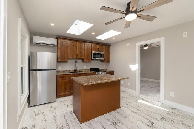 Foto del edificio - 140 Sloan St