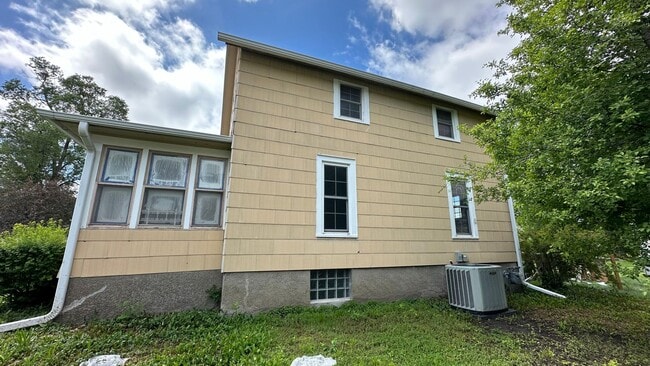 Building Photo - 229 S Sherman Ave