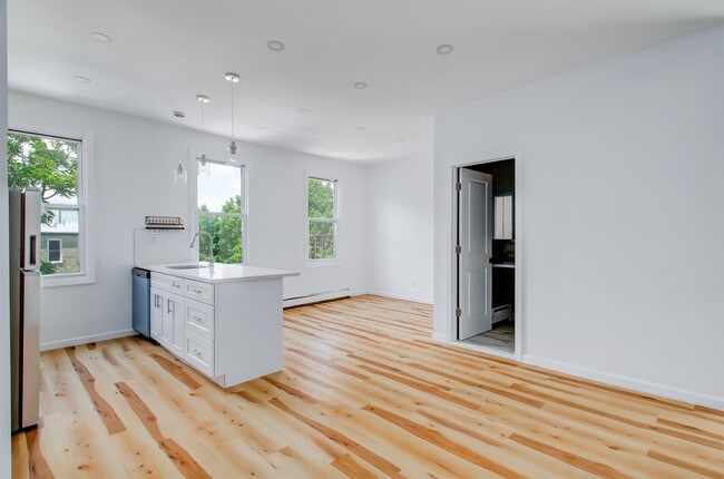 Building Photo - 251 Halladay St