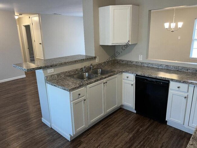 Foto del edificio - 2627 Aiken St