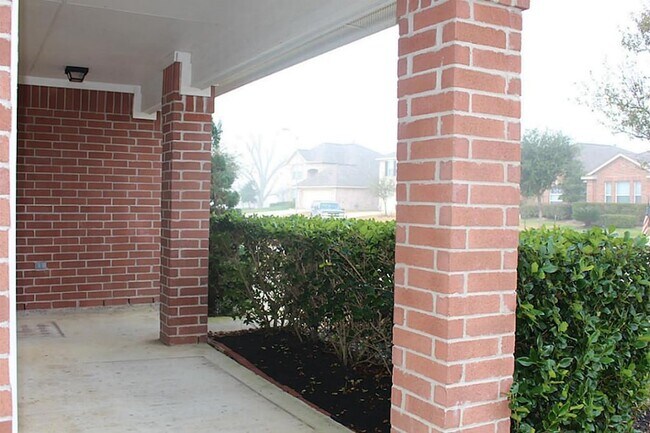 Foto del edificio - 8331 Loetsch Ridge Way