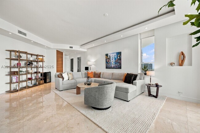 Foto del edificio - 888 Brickell Key Dr