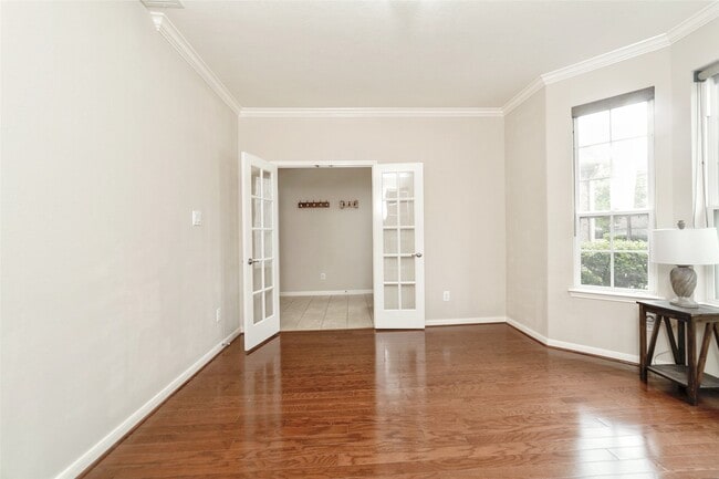 Foto del edificio - 6115 Summerfield Glade Ln