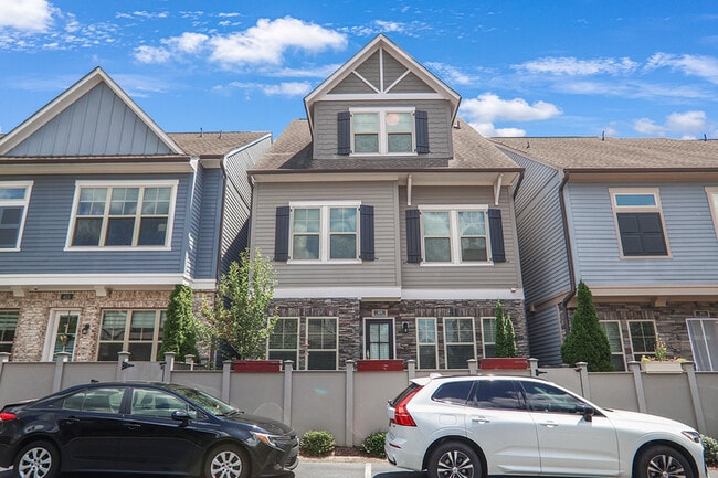 Building Photo - 409 Cranleigh Ridge