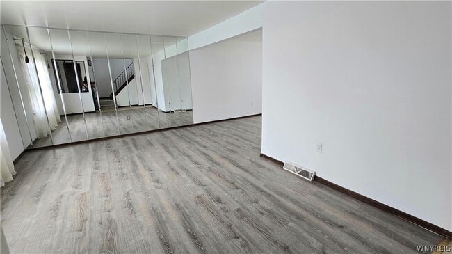 Foto del edificio - 182 Woodcrest Dr