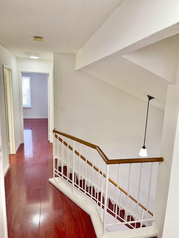 Foto del edificio - 1979 Linden Ln