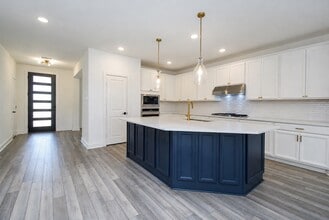 Building Photo - 23714 Sweeny Vly Dr