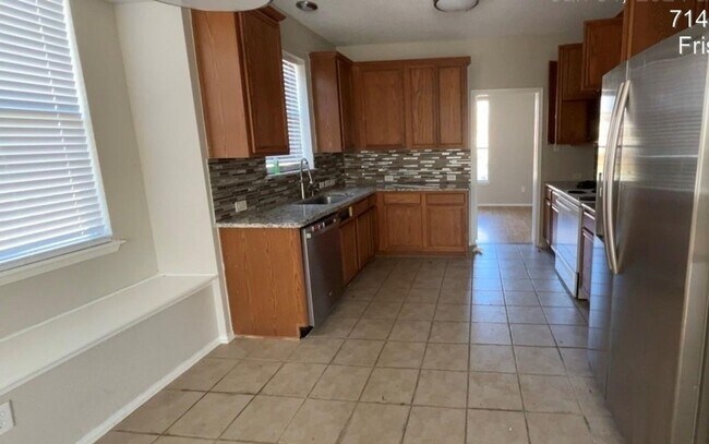 Foto del edificio - 7145 Waterlily Ln