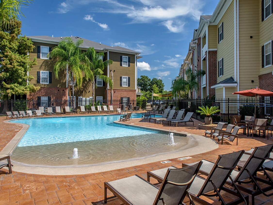 Edge at Lafayette Student Apartments 1400 N Bertrand Dr Lafayette, LA
