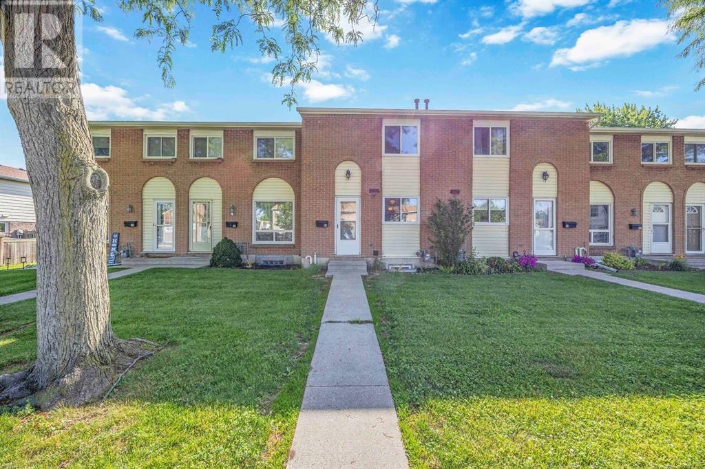 Primary Photo - 27 Turner Dr