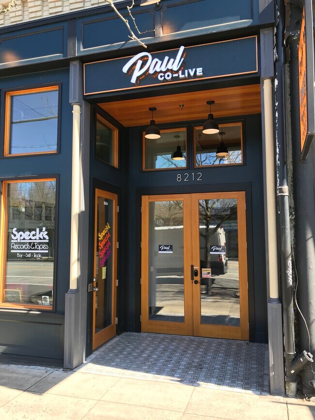 Building Photo - 8212 N Denver Ave