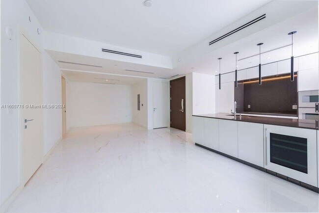 Foto del edificio - 300 Biscayne Blvd Way